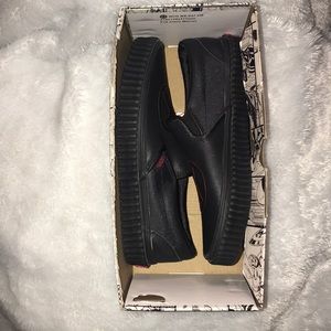 💕💕💕Vans Marvel black slip on sneakers size w 8 m 6.5